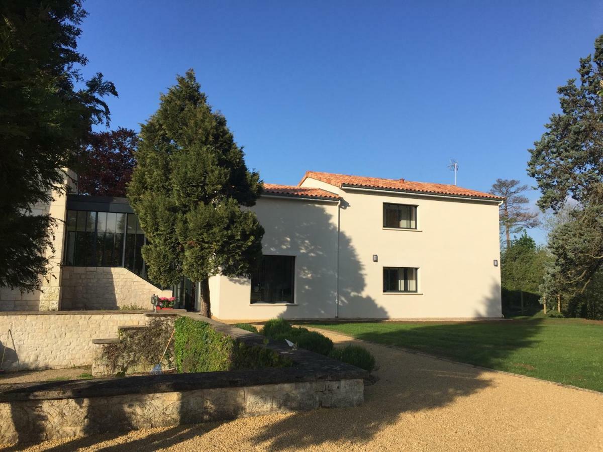 L Esprit Du Clain Chambres D Hotes Bandb De Standing Proches Du Futuroscope Golf Et Lac De St Cyr Naintre Εξωτερικό φωτογραφία