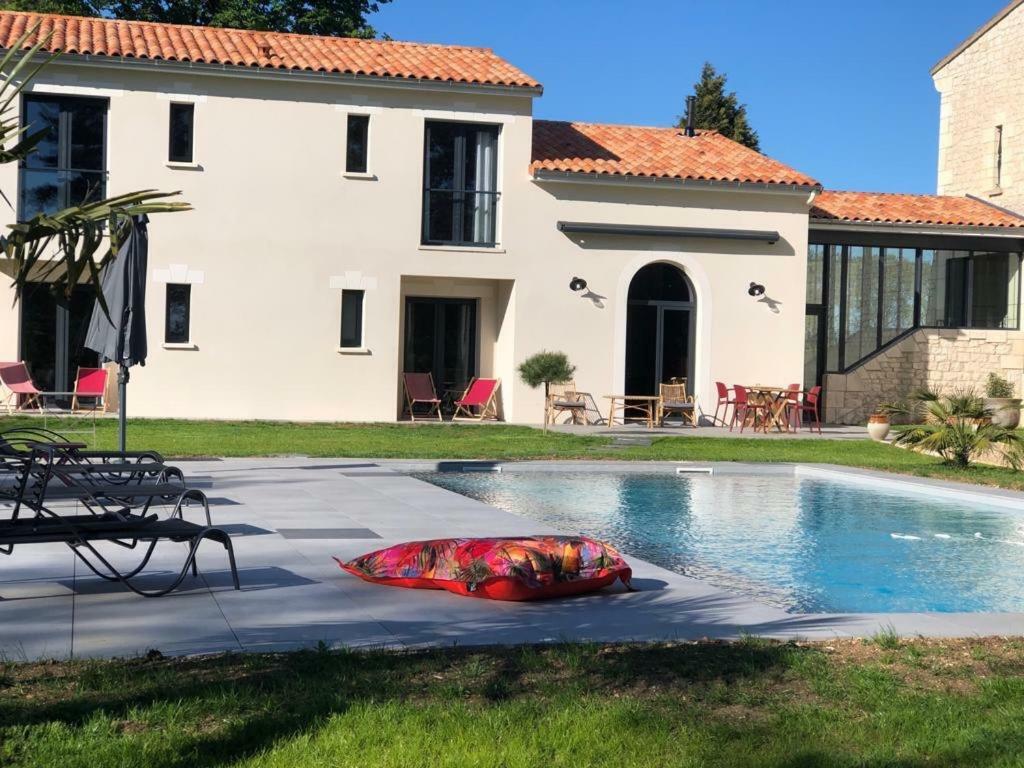L Esprit Du Clain Chambres D Hotes Bandb De Standing Proches Du Futuroscope Golf Et Lac De St Cyr Naintre Εξωτερικό φωτογραφία