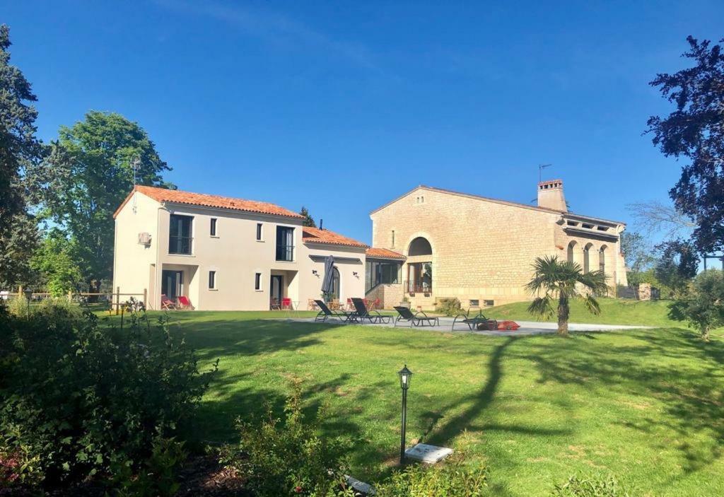 L Esprit Du Clain Chambres D Hotes Bandb De Standing Proches Du Futuroscope Golf Et Lac De St Cyr Naintre Εξωτερικό φωτογραφία